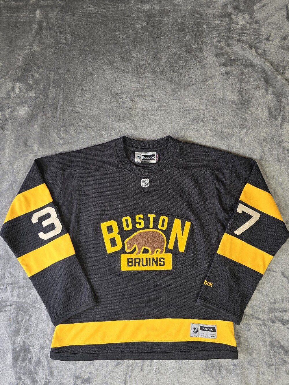 Reebok Womans Boston Bruins #37 Bergeron Jersey Size Large